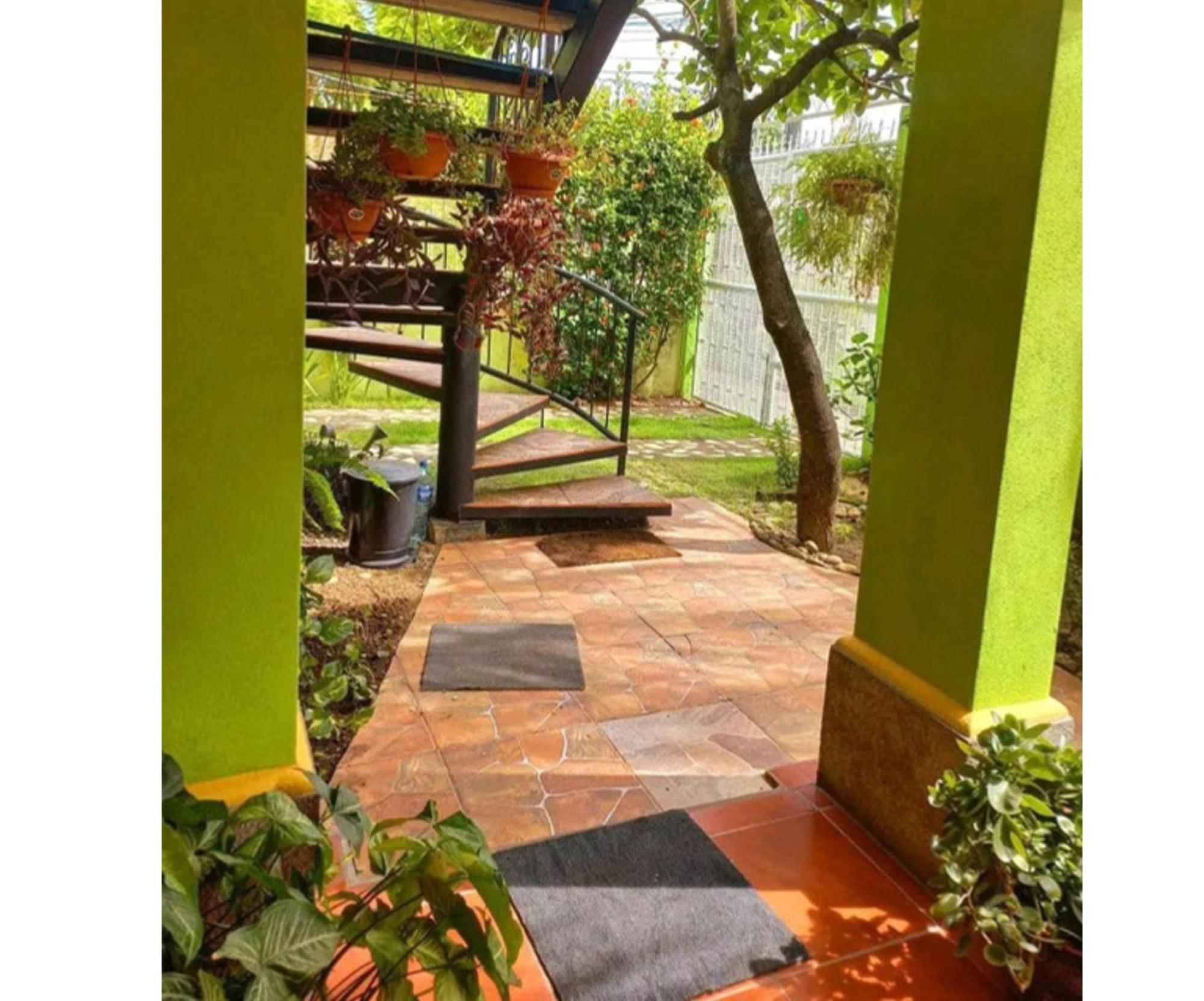 לאון Hostal San Antonio מראה חיצוני תמונה