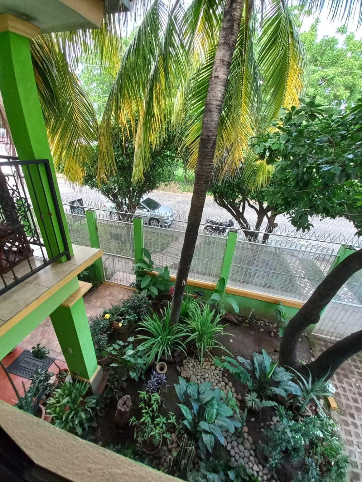 לאון Hostal San Antonio מראה חיצוני תמונה