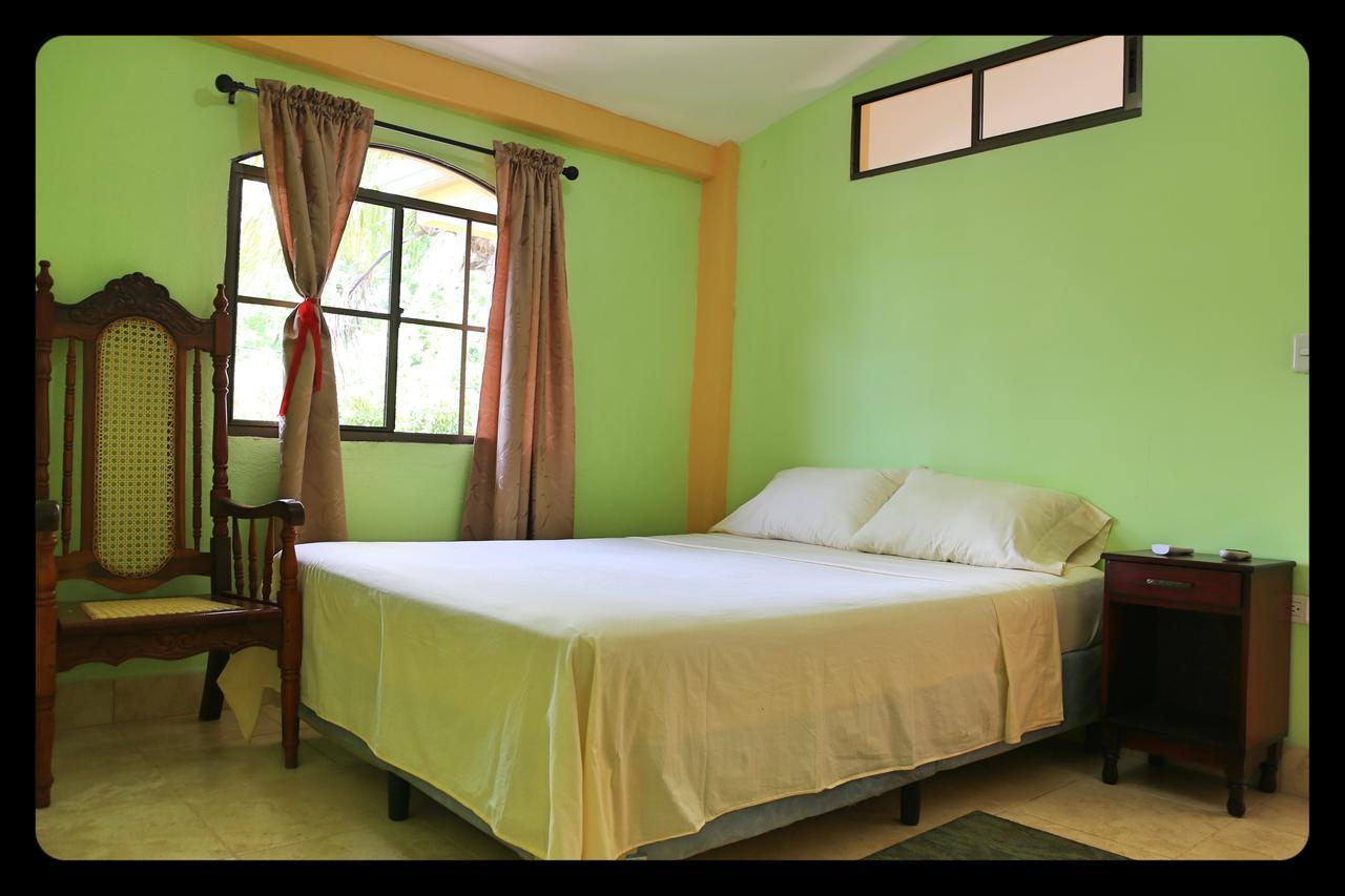לאון Hostal San Antonio מראה חיצוני תמונה