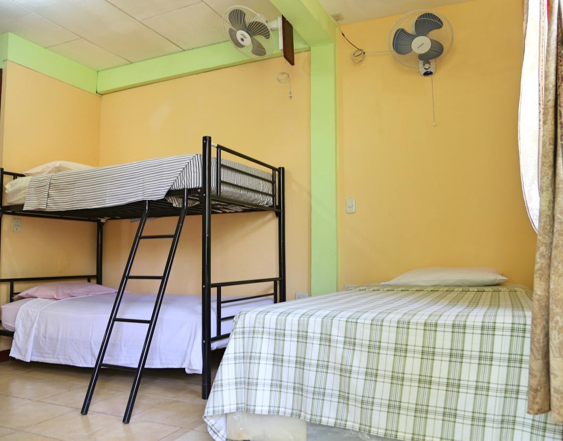 לאון Hostal San Antonio מראה חיצוני תמונה