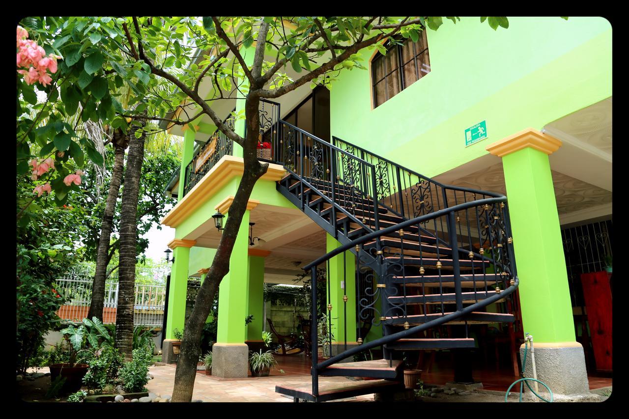 לאון Hostal San Antonio מראה חיצוני תמונה