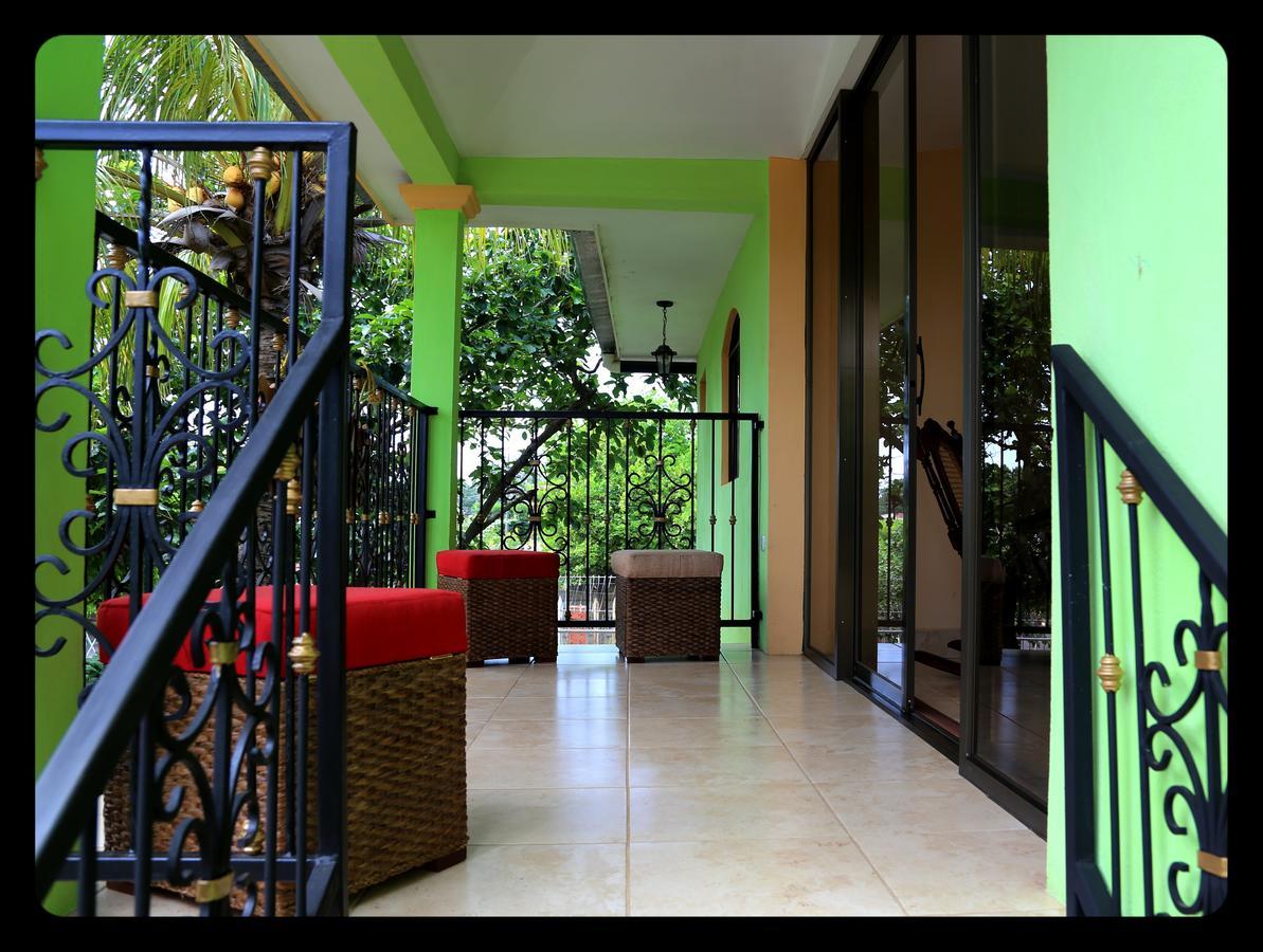לאון Hostal San Antonio מראה חיצוני תמונה