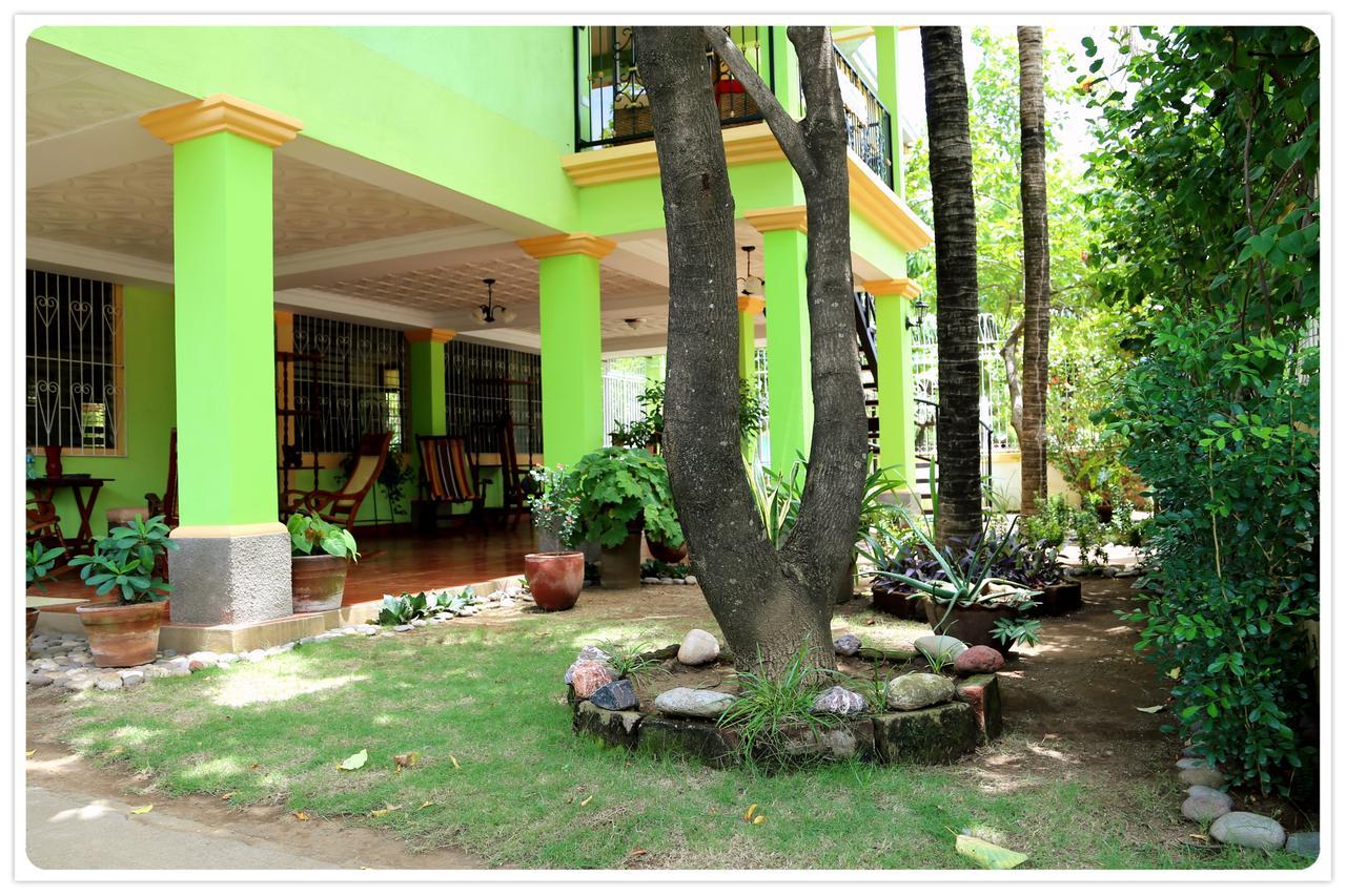 לאון Hostal San Antonio מראה חיצוני תמונה
