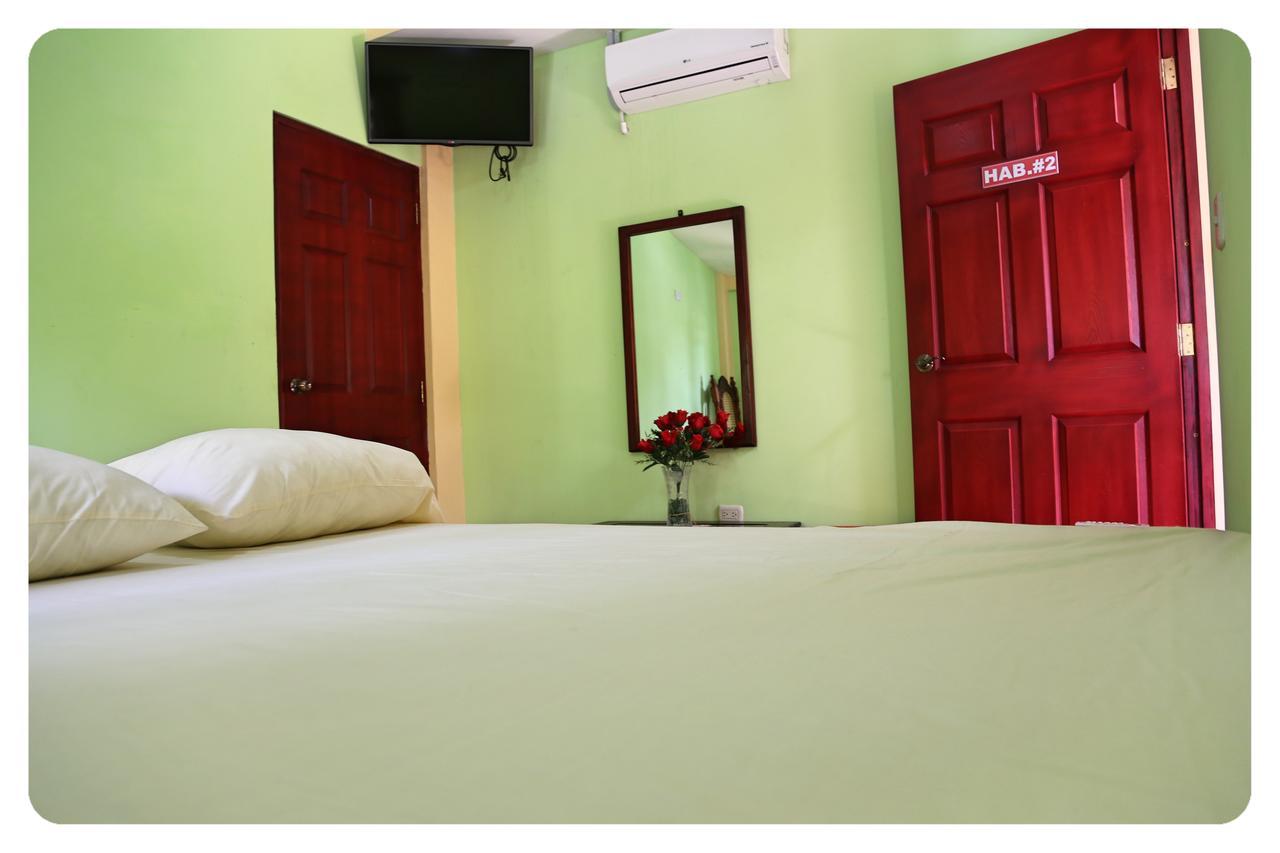 לאון Hostal San Antonio מראה חיצוני תמונה
