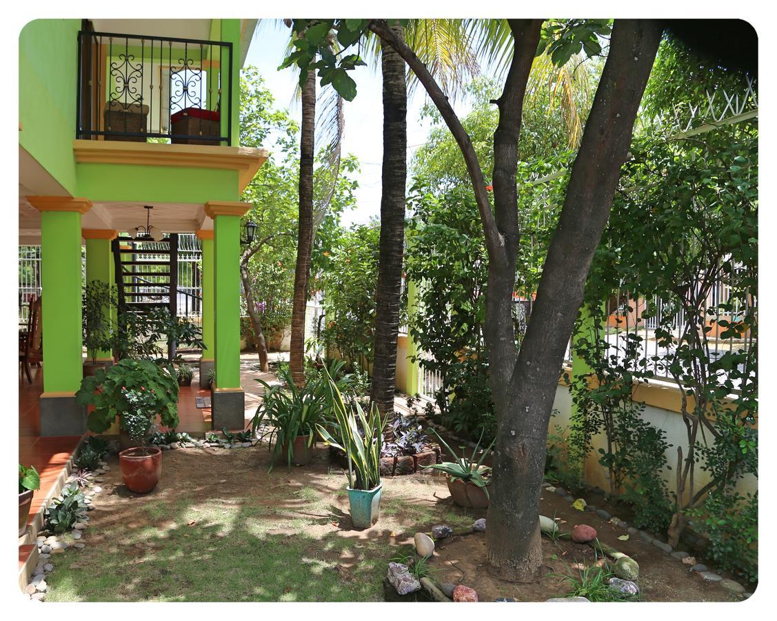 לאון Hostal San Antonio מראה חיצוני תמונה