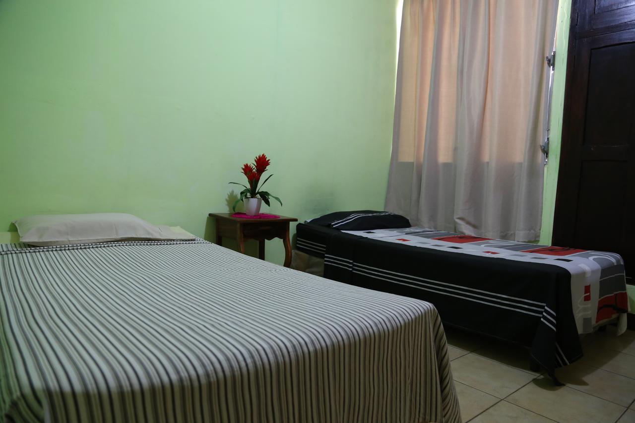 לאון Hostal San Antonio מראה חיצוני תמונה