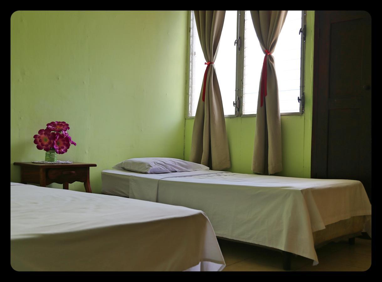 לאון Hostal San Antonio מראה חיצוני תמונה