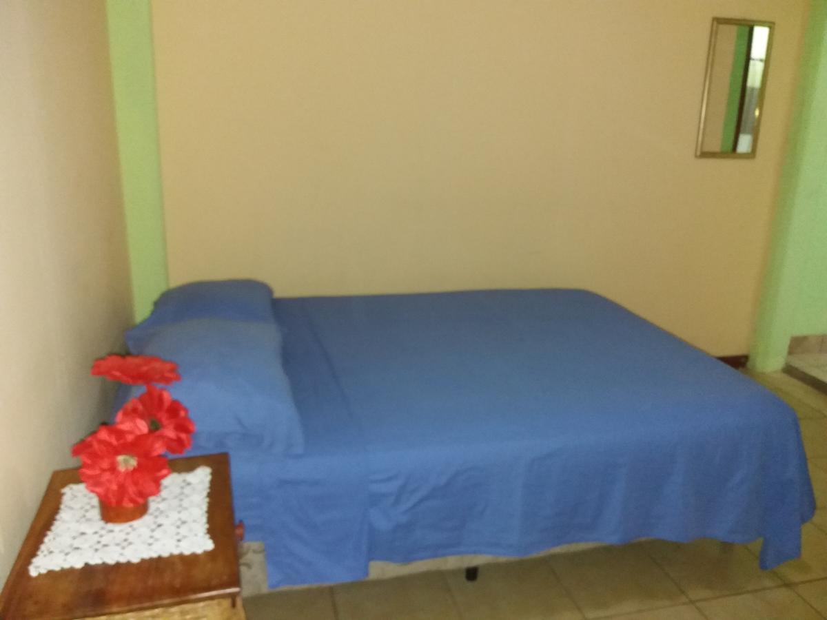 לאון Hostal San Antonio מראה חיצוני תמונה