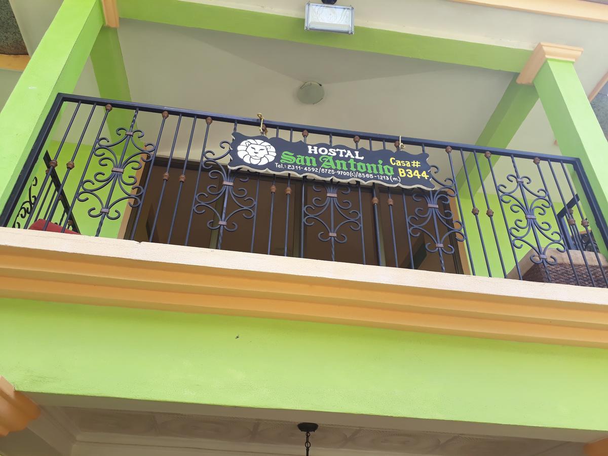 לאון Hostal San Antonio מראה חיצוני תמונה