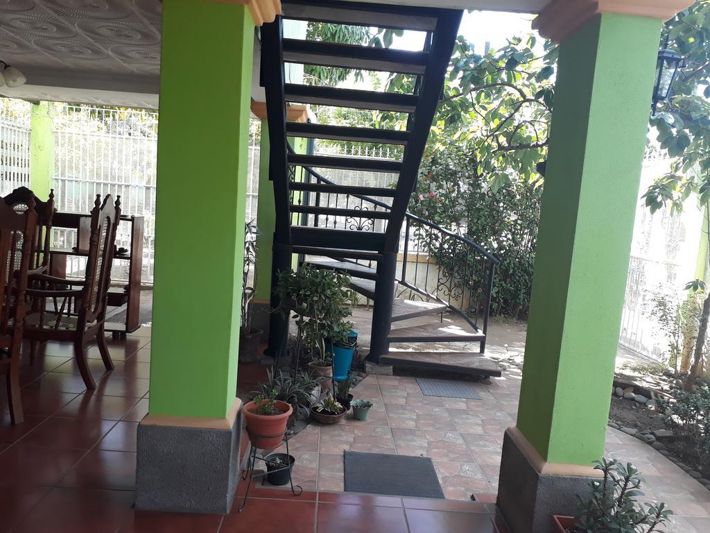 לאון Hostal San Antonio מראה חיצוני תמונה